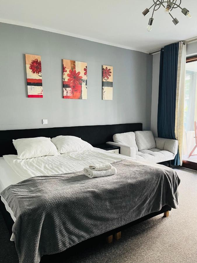 Airport Comfy Guest Home Warszawa Eksteriør billede