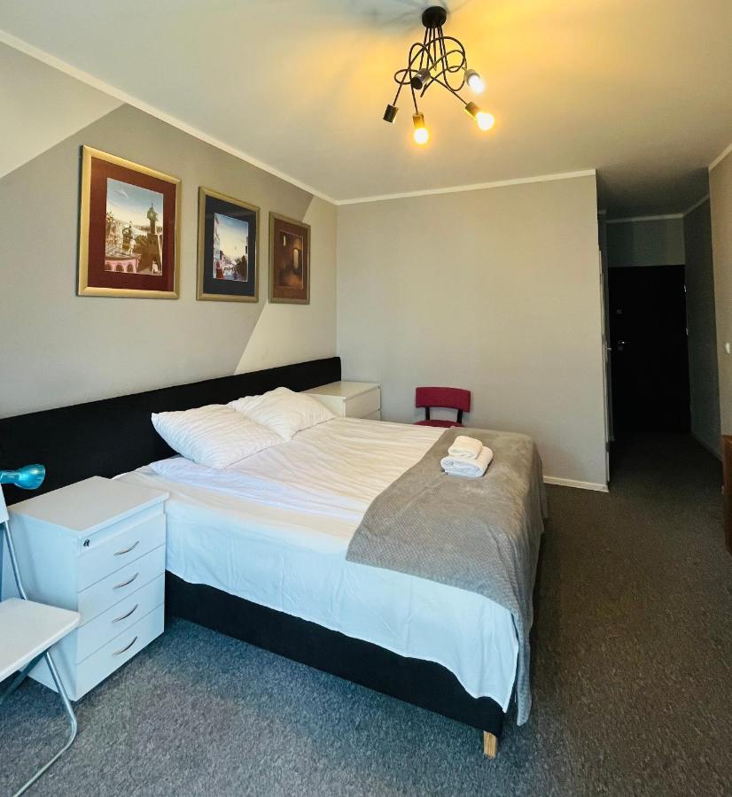 Airport Comfy Guest Home Warszawa Eksteriør billede