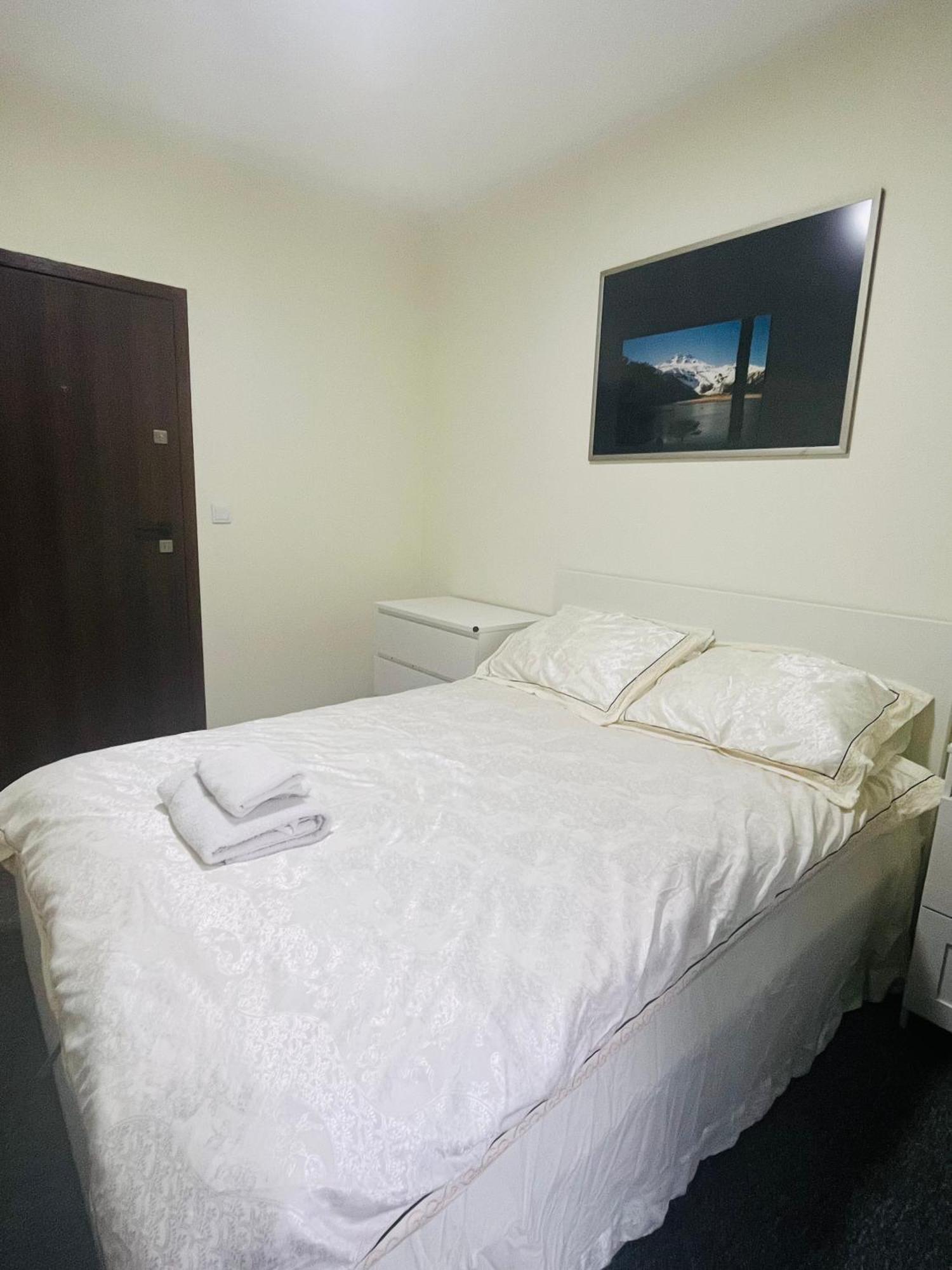 Airport Comfy Guest Home Warszawa Eksteriør billede