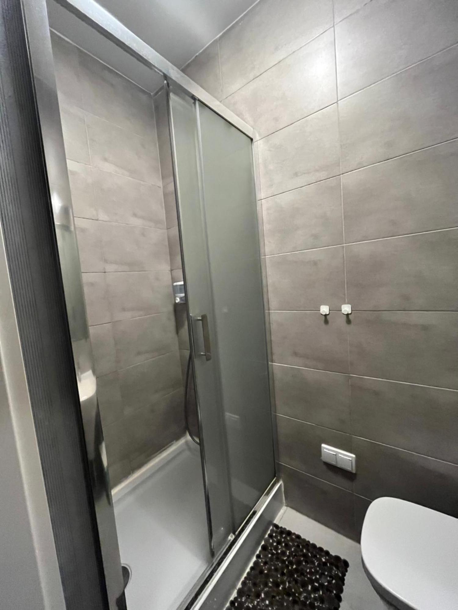 Airport Comfy Guest Home Warszawa Eksteriør billede